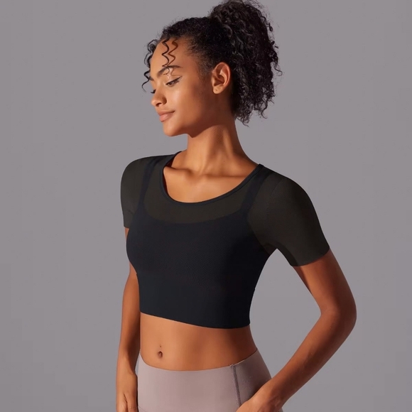 Pedigree Double Layered Mesh Crop Tee with Sports Bra Liner | Black - Picture 6 of 10